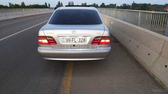 Mercedes E 220 2001, 454,042 km - 2.2 l - Lənkəran