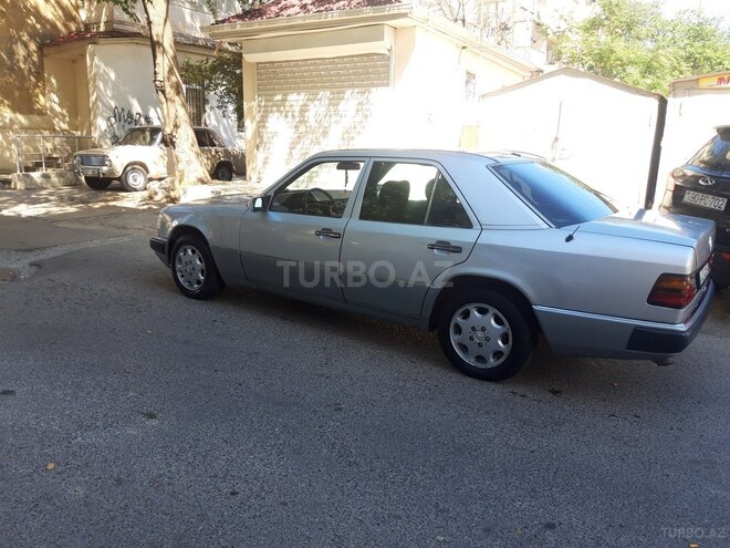 Mercedes E 200 1992, 199,900 km - 2.0 l - Bakı