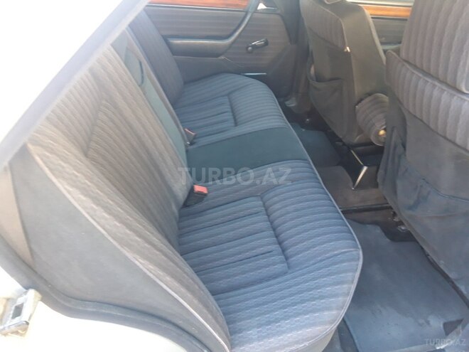 Mercedes E 200 1992, 199,900 km - 2.0 l - Bakı