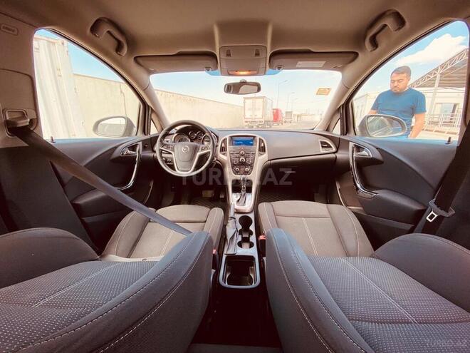 Opel Astra 2012, 223,210 km - 2.0 l - Bakı