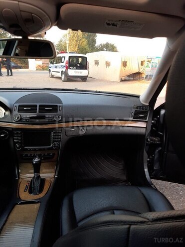 Mercedes E 350 2006, 298,000 km - 3.5 л - Naftalan