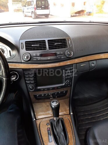 Mercedes E 350 2006, 298,000 km - 3.5 л - Naftalan