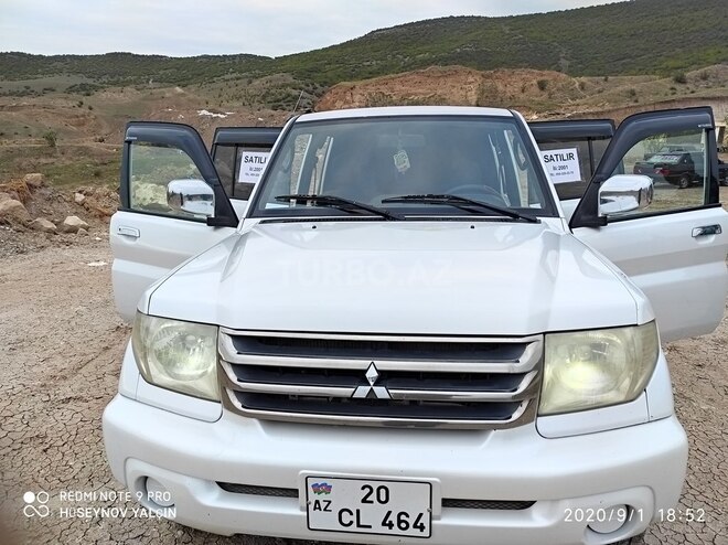 Mitsubishi Pajero io 2001, 145,000 km - 2.0 л - Qazax