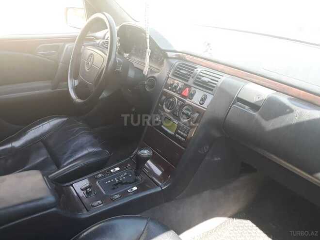 Mercedes E 230 1997, 291,000 km - 2.3 l - Bakı