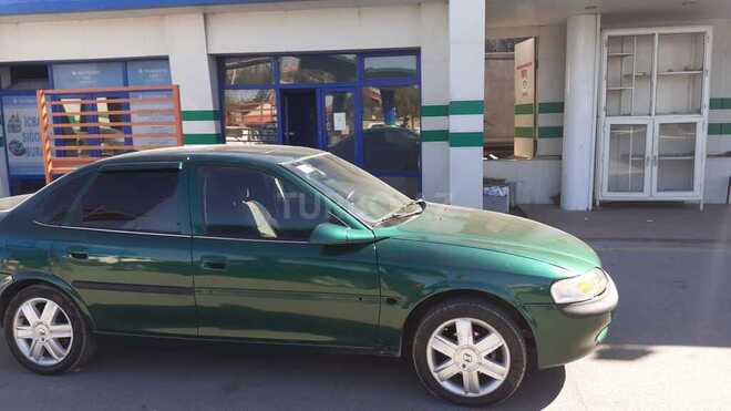 Opel Vectra 1997, 330,628 km - 1.6 l - Bakı