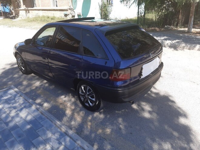 Opel Astra 1995, 311,000 km - 1.6 l - Sumqayıt