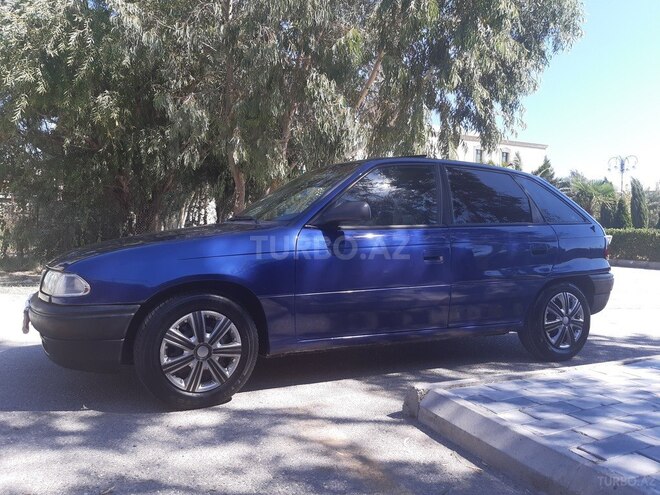 Opel Astra 1995, 311,000 km - 1.6 l - Sumqayıt