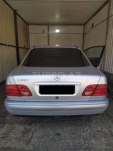 Mercedes E 200 1998, 207,000 km - 2.0 l - Bakı
