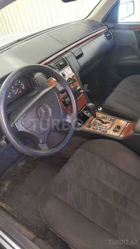 Mercedes E 200 1998, 207,000 km - 2.0 l - Bakı