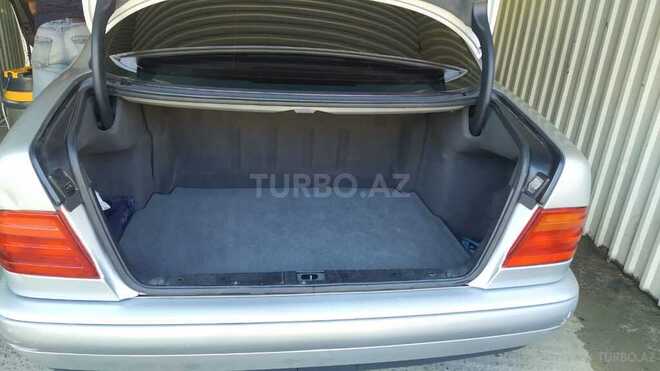 Mercedes E 200 1998, 207,000 km - 2.0 l - Bakı