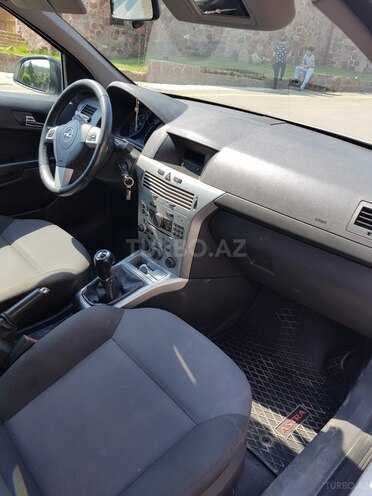 Opel Astra 2010, 210,000 km - 1.3 l - Tovuz