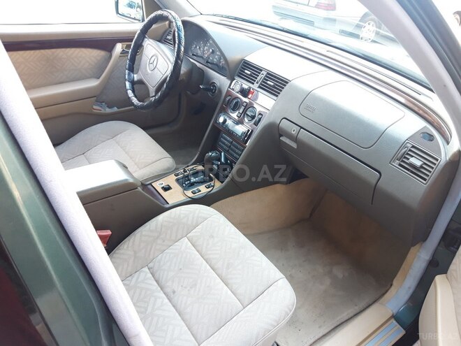 Mercedes C 220 1995, 213,000 km - 2.2 l - Bakı