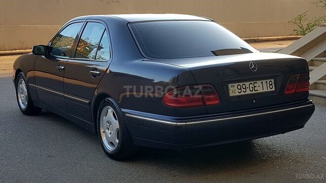 Mercedes E 220 2000, 278,000 km - 2.2 л - Bakı