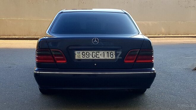 Mercedes E 220 2000, 278,000 km - 2.2 л - Bakı