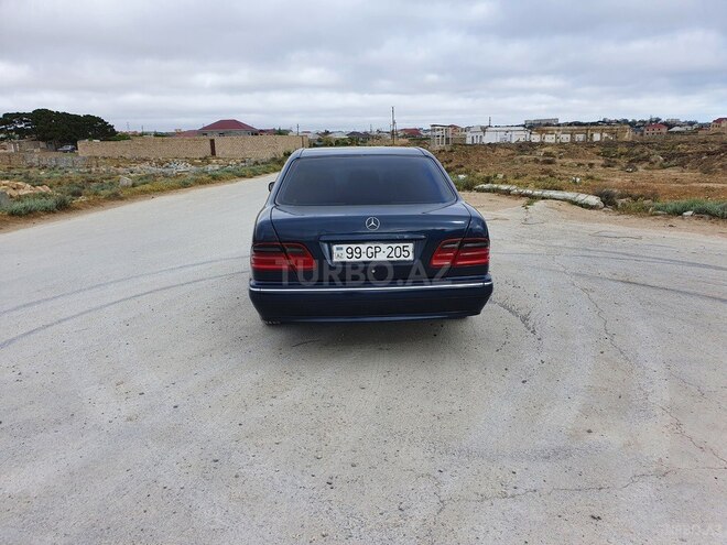 Mercedes E 220 2000, 460,000 km - 2.2 л - Bakı