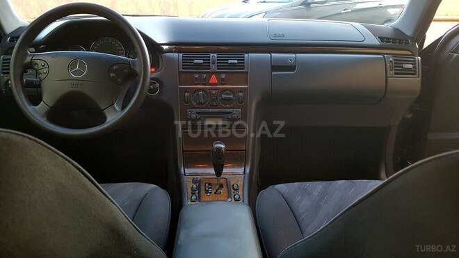 Mercedes E 220 2000, 278,000 km - 2.2 л - Bakı