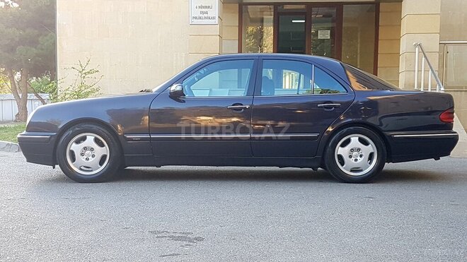 Mercedes E 220 2000, 278,000 km - 2.2 л - Bakı