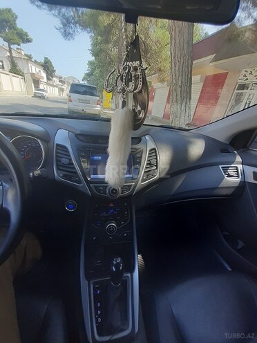 Hyundai Elantra 2015, 100,100 km - 1.8 l - Neftçala