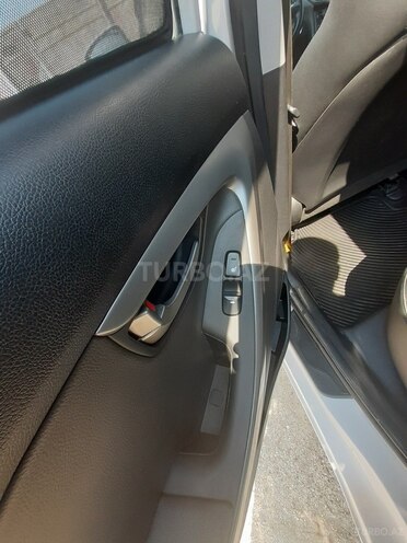 Hyundai Elantra 2015, 100,100 km - 1.8 l - Neftçala