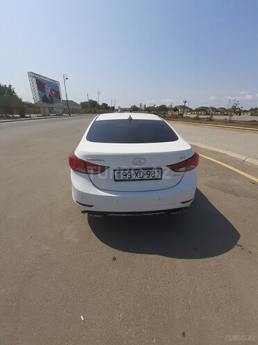 Hyundai Elantra 2015, 100,100 km - 1.8 l - Neftçala