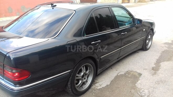 Mercedes E 200 1997, 330,000 km - 2.0 l - Bakı