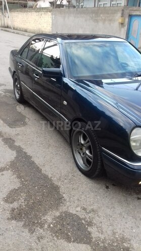 Mercedes E 200 1997, 330,000 km - 2.0 l - Bakı