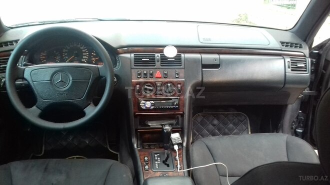 Mercedes E 200 1997, 330,000 km - 2.0 l - Bakı