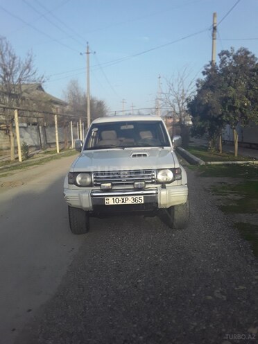 Mitsubishi Pajero 1994, 187,000 km - 2.8 l - Salyan
