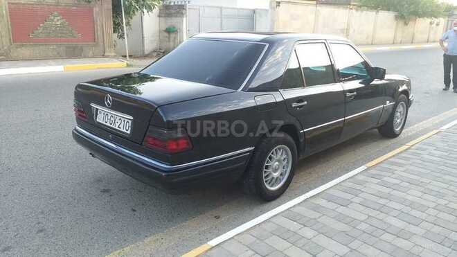 Mercedes E 250 1993, 300,000 km - 2.5 l - Masallı