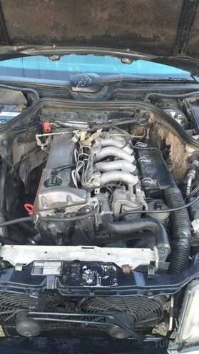 Mercedes E 250 1993, 300,000 km - 2.5 l - Masallı