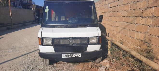 Mercedes  1990, 350,000 km - 2.5 л - Bakı