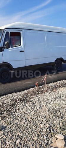 Mercedes  1990, 350,000 km - 2.5 л - Bakı