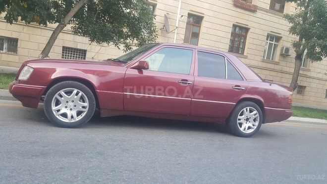 Mercedes E 220 1993, 400,000 km - 2.2 l - Sumqayıt