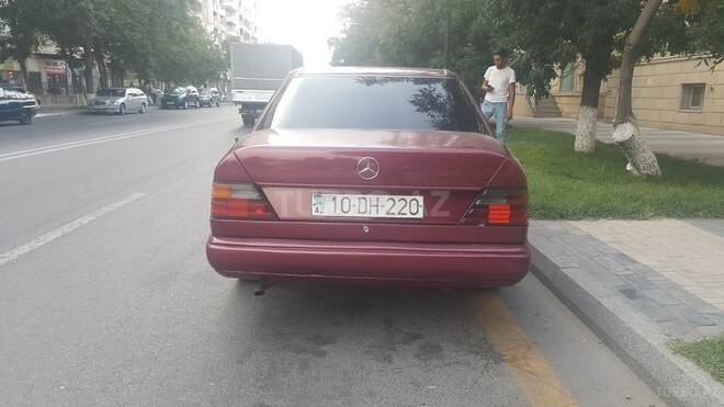 Mercedes E 220 1993, 400,000 km - 2.2 l - Sumqayıt