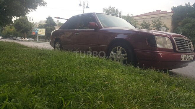 Mercedes E 220 1993, 400,000 km - 2.2 l - Sumqayıt