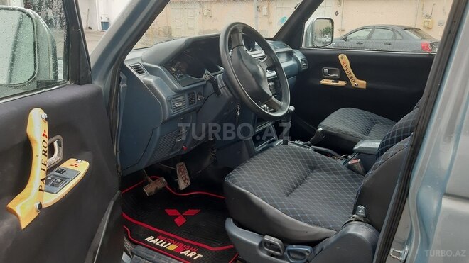 Mitsubishi Pajero 1993, 315,000 km - 2.5 l - Bakı