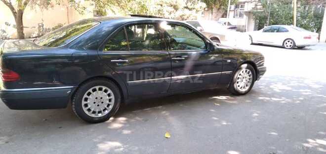Mercedes E 240 1998, 233,300 km - 2.4 l - Bakı