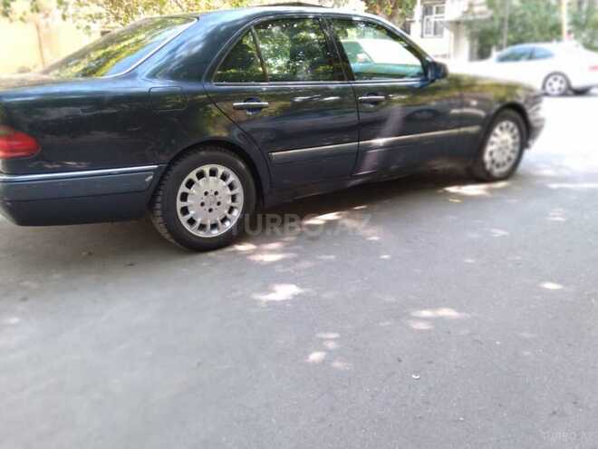 Mercedes E 240 1998, 233,300 km - 2.4 l - Bakı