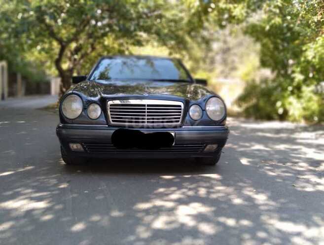 Mercedes E 240 1998, 233,300 km - 2.4 l - Bakı