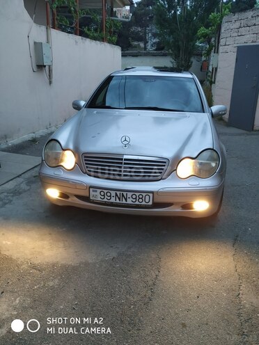 Mercedes C 220 2000, 335,000 km - 2.2 l - Bakı
