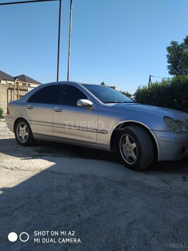 Mercedes C 220 2000, 335,000 km - 2.2 l - Bakı