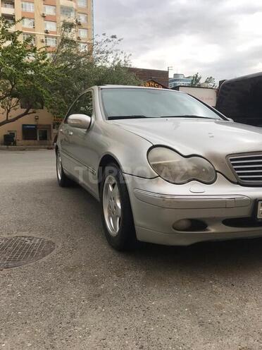 Mercedes C 220 2000, 335,000 km - 2.2 l - Bakı