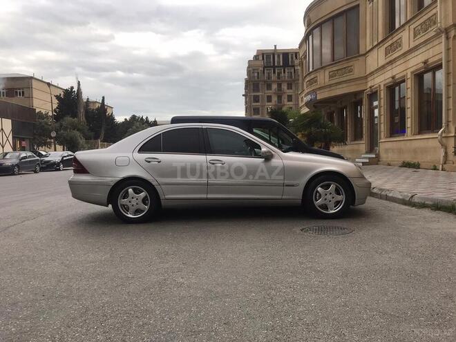 Mercedes C 220 2000, 335,000 km - 2.2 l - Bakı