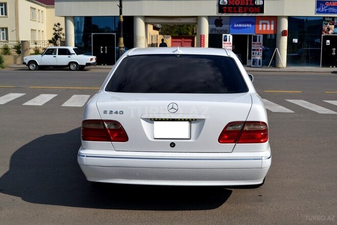 Mercedes E 240 2000, 263,000 km - 2.4 л - Saatlı