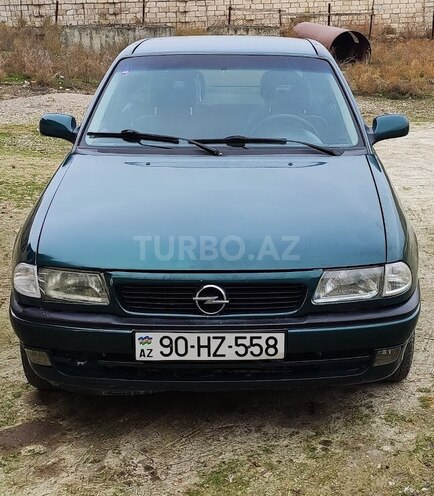 Opel Astra 1997, 286,000 km - 1.6 l - Siyəzən