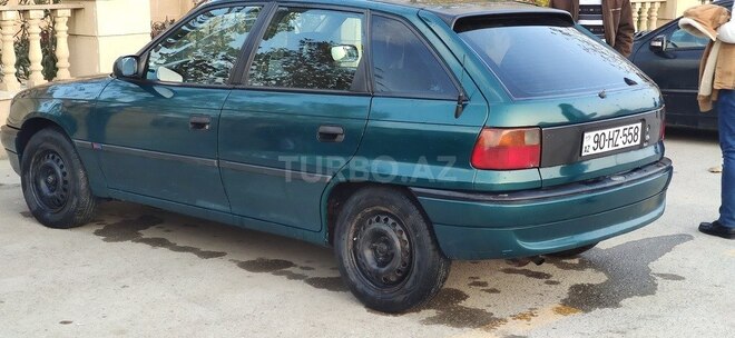 Opel Astra 1997, 286,000 km - 1.6 l - Siyəzən