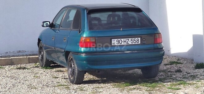 Opel Astra 1997, 286,000 km - 1.6 l - Siyəzən