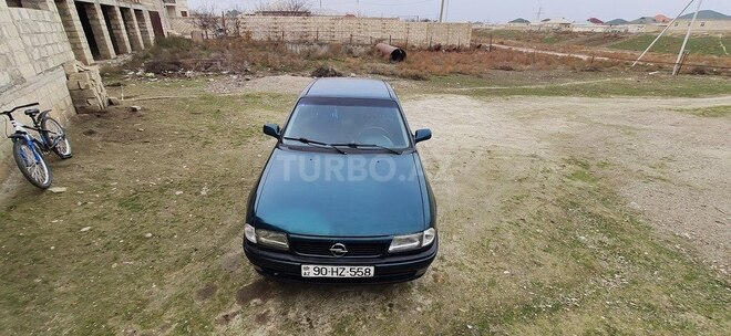 Opel Astra 1997, 286,000 km - 1.6 l - Siyəzən