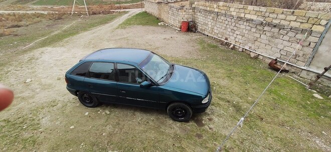 Opel Astra 1997, 286,000 km - 1.6 l - Siyəzən