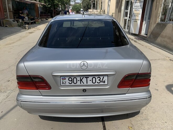 Mercedes E 220 2001, 350,000 km - 2.2 l - Bakı